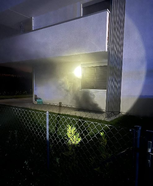 Nächtlicher Kellerbrand in Mehrparteienhaus in Villach-Perau (Bild 1)